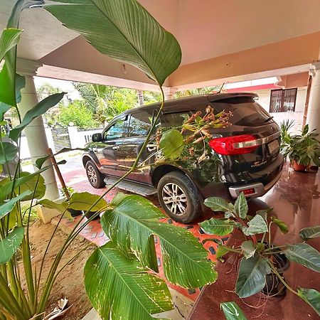 La Casa Trivandrum 4 Bhk Ac Luxury Villa At City Centre, Just 6 Kms To Airport Thiruvananthapuram Екстериор снимка