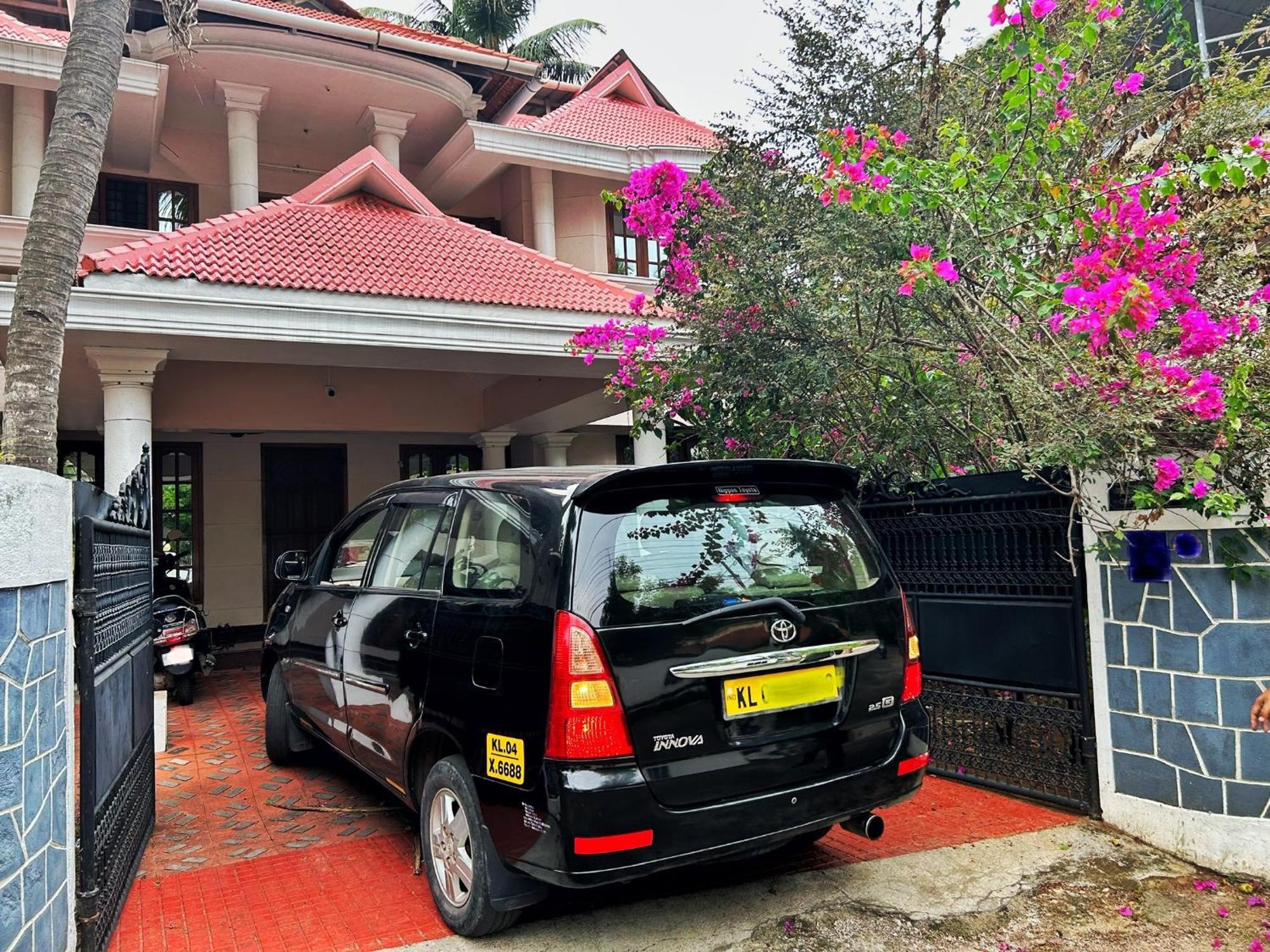La Casa Trivandrum 4 Bhk Ac Luxury Villa At City Centre, Just 6 Kms To Airport Thiruvananthapuram Екстериор снимка