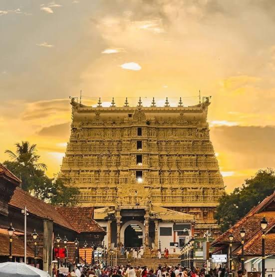 La Casa Trivandrum 4 Bhk Ac Luxury Villa At City Centre, Just 6 Kms To Airport Thiruvananthapuram Екстериор снимка
