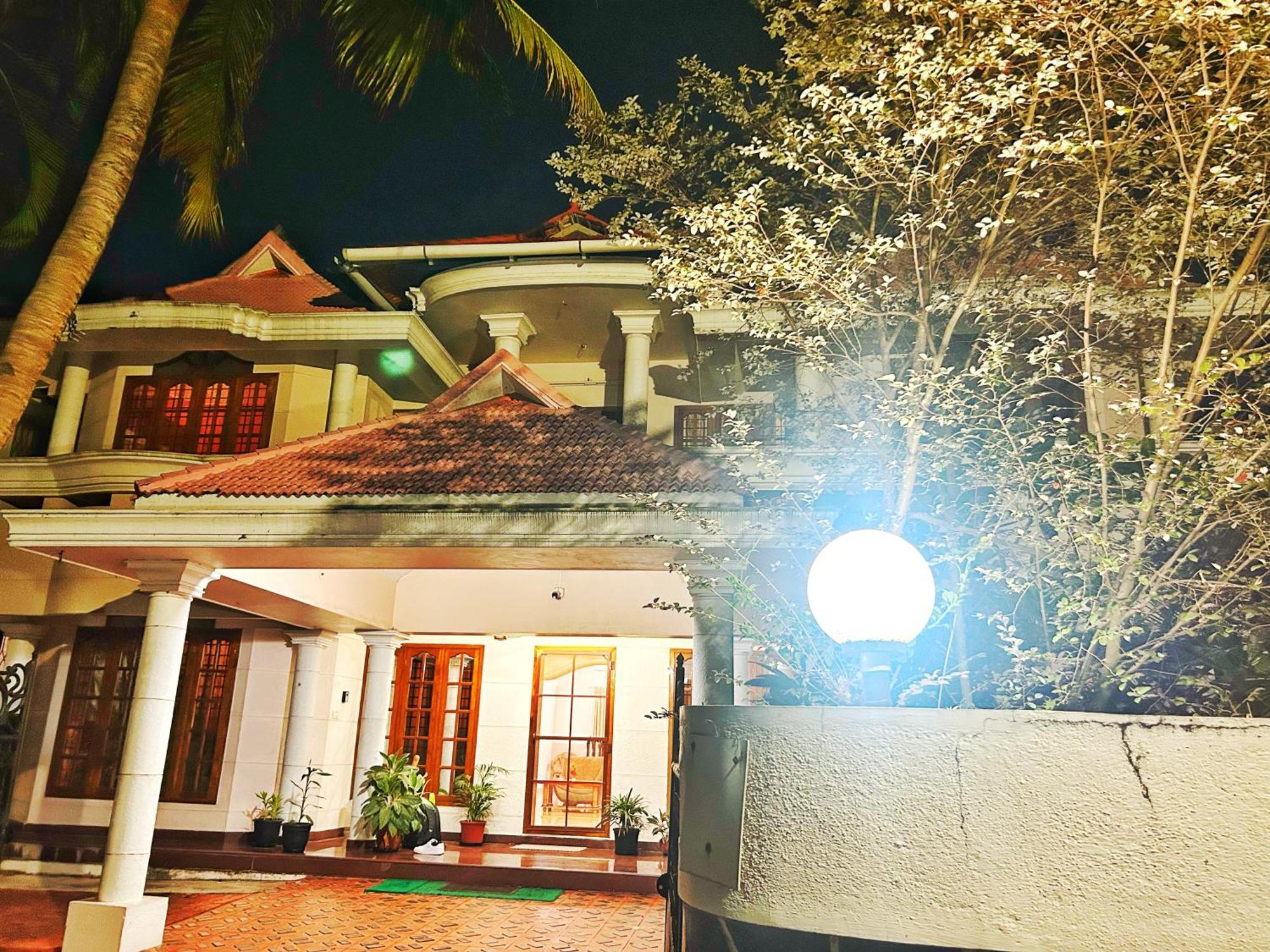 La Casa Trivandrum 4 Bhk Ac Luxury Villa At City Centre, Just 6 Kms To Airport Thiruvananthapuram Екстериор снимка