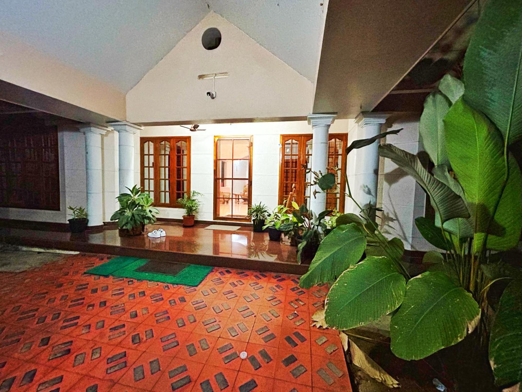 La Casa Trivandrum 4 Bhk Ac Luxury Villa At City Centre, Just 6 Kms To Airport Thiruvananthapuram Екстериор снимка
