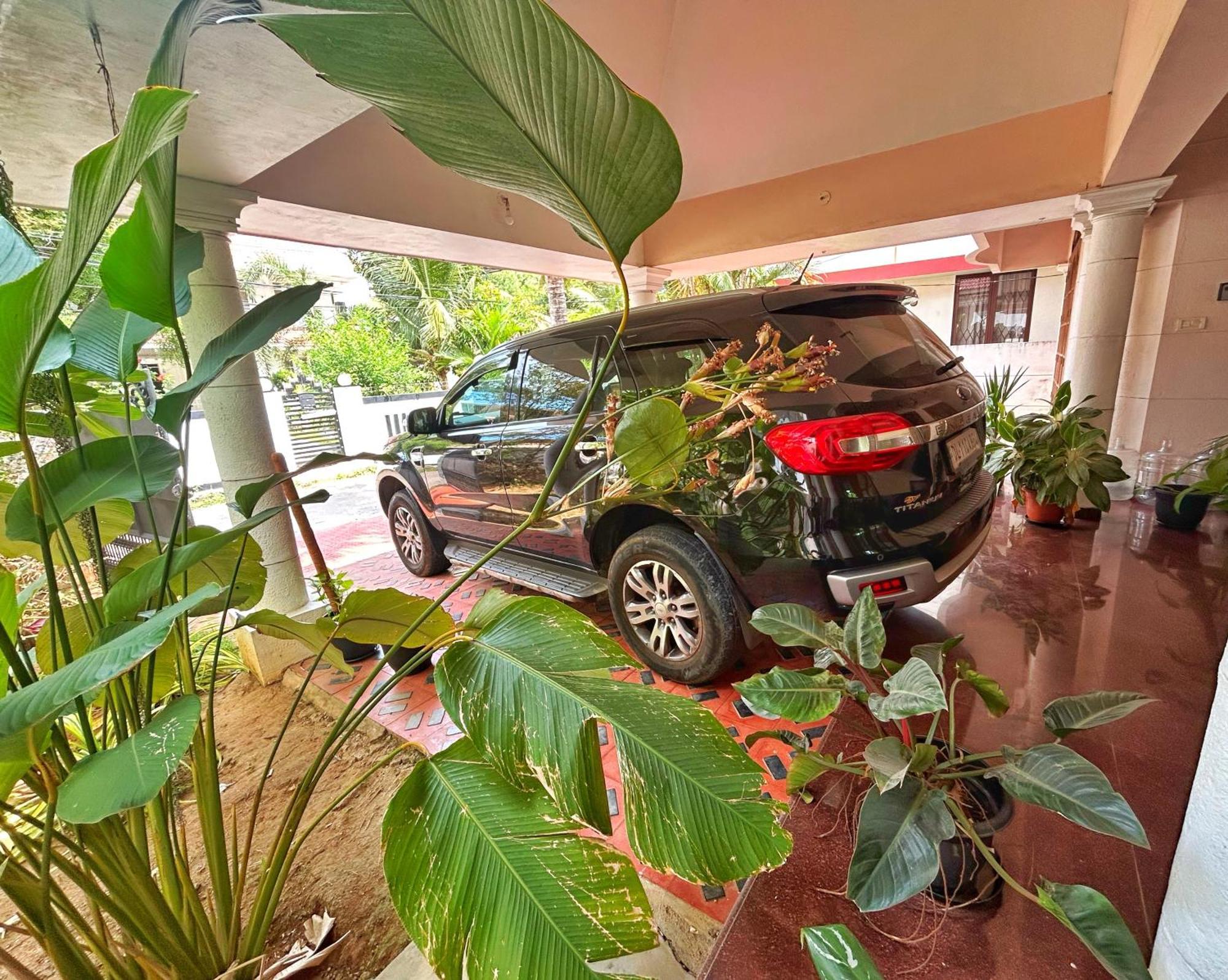 La Casa Trivandrum 4 Bhk Ac Luxury Villa At City Centre, Just 6 Kms To Airport Thiruvananthapuram Екстериор снимка