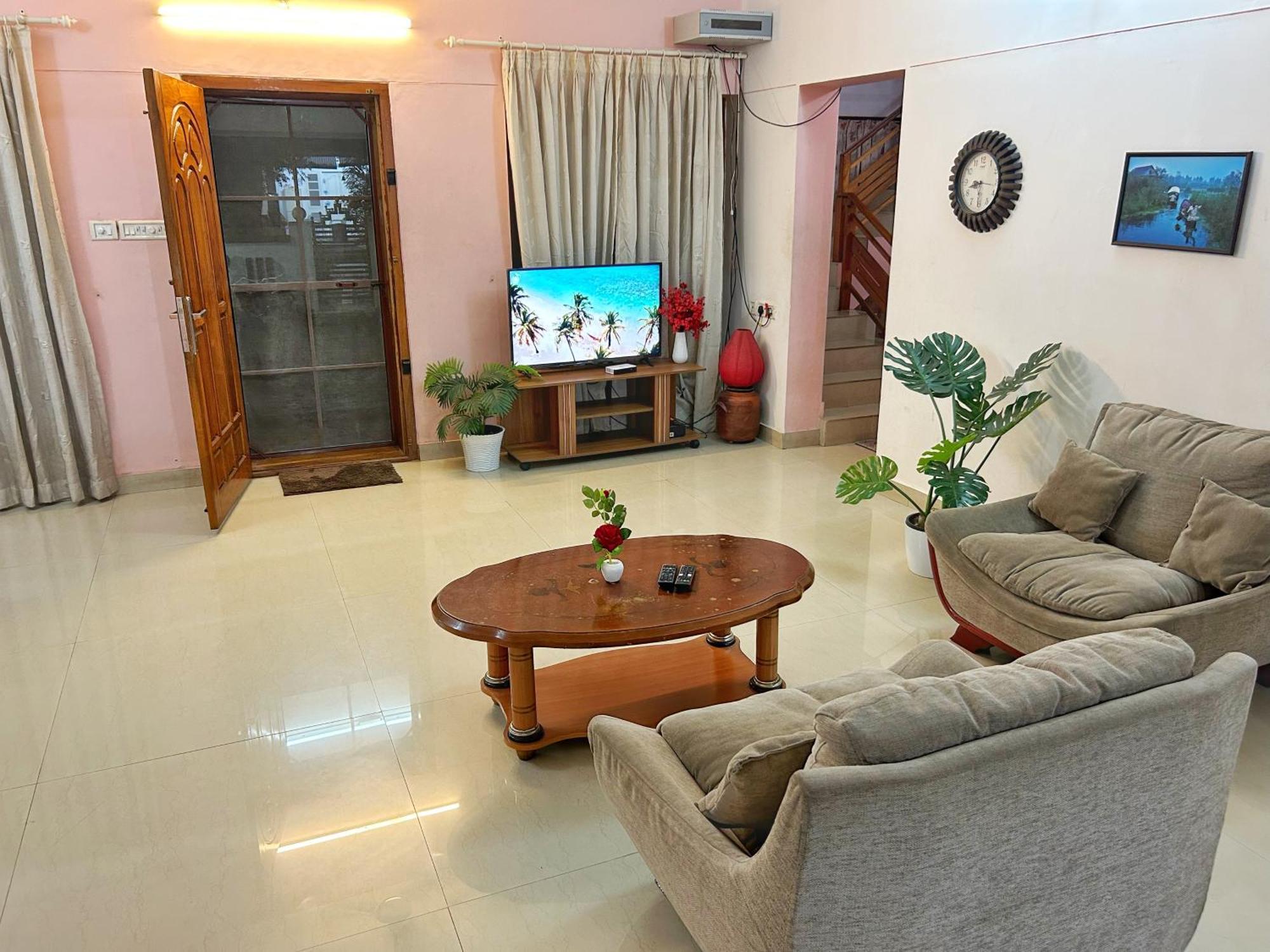 La Casa Trivandrum 4 Bhk Ac Luxury Villa At City Centre, Just 6 Kms To Airport Thiruvananthapuram Екстериор снимка