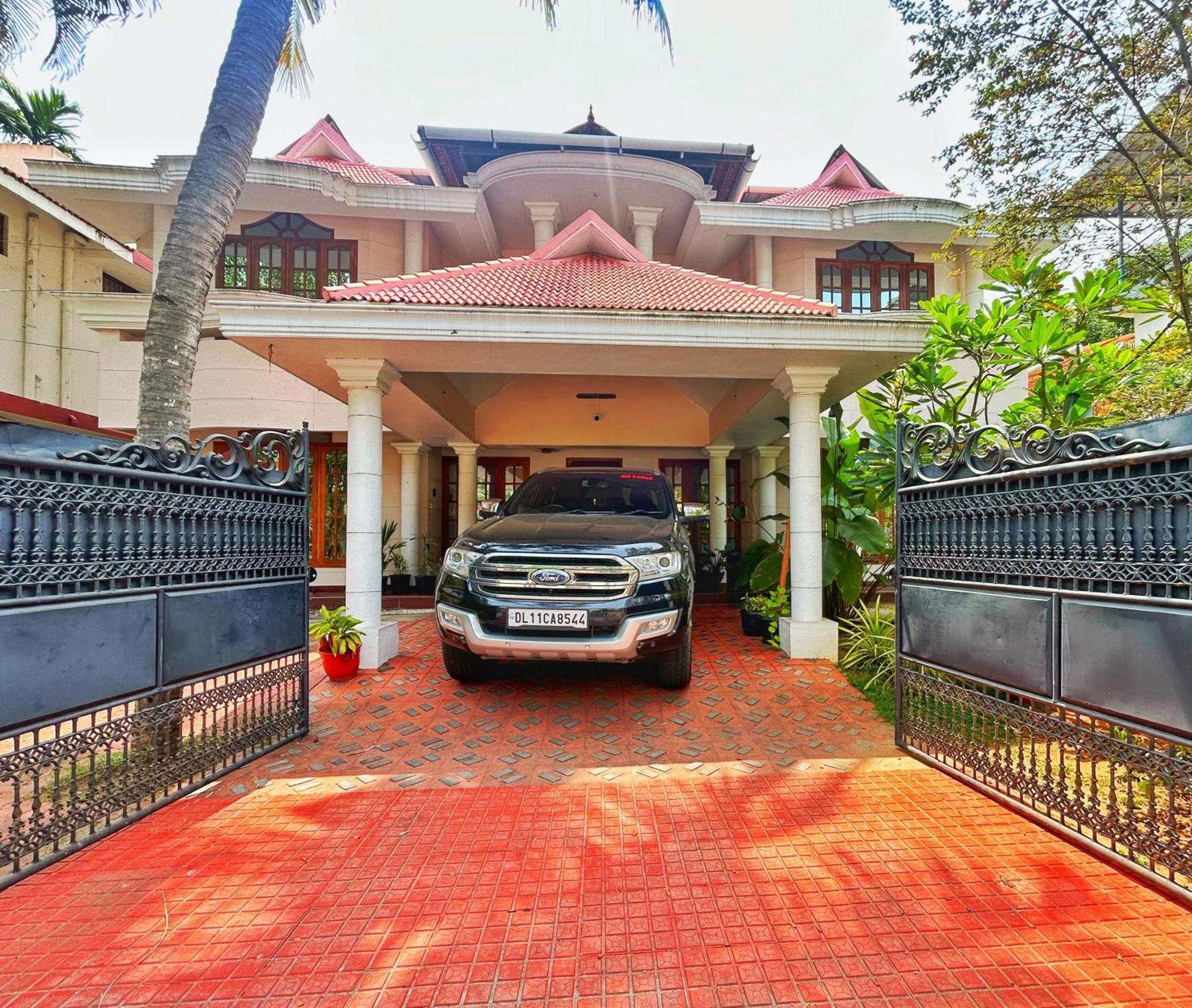 La Casa Trivandrum 4 Bhk Ac Luxury Villa At City Centre, Just 6 Kms To Airport Thiruvananthapuram Екстериор снимка